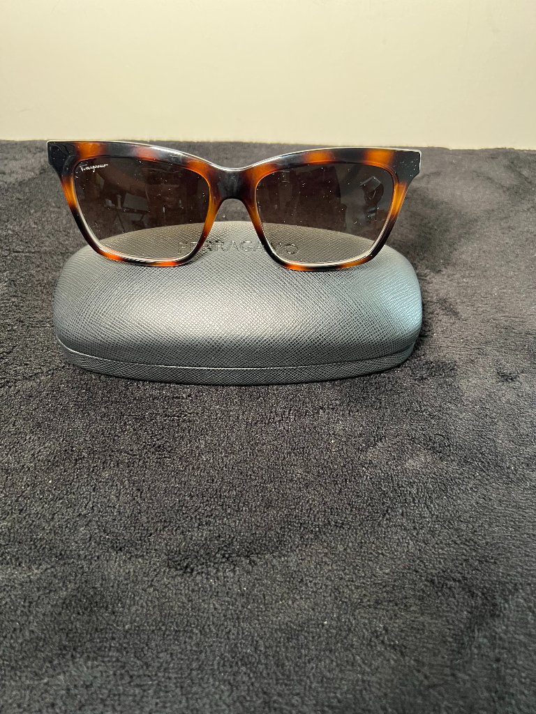 Nwt Ferragamo Sf1027s Havana Brown Square Sunglasses Complete Set